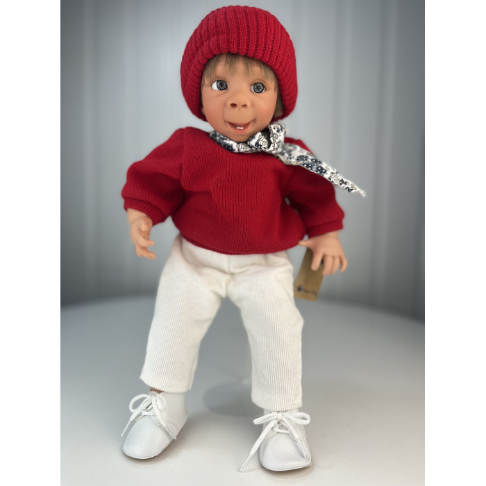 Куклы и одежда для кукол Lamagik S.L. Кукла Джестито Пальчик в носу в красном свитере 38 см