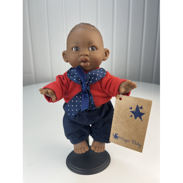 Lamagik S.L. Кукла Джестито Инфант в красной кофте с бантом 18 см lamagik s l кукла джестито мальчик в голубой рубашке 28 см