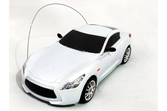 HuangBo Toys Радиоуправляемая машинка для дрифта Aston Martin 4WD 1:24
