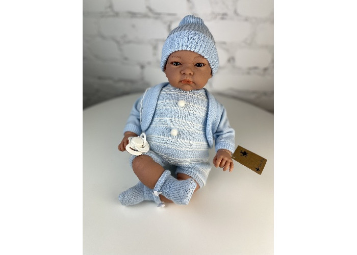 Куклы и одежда для кукол Lamagik S.L. Пупс Джон в голубой кофте и шапочке 40 см куклы и одежда для кукол lamagik s l пупс джон новорожденный мальчик 32 см