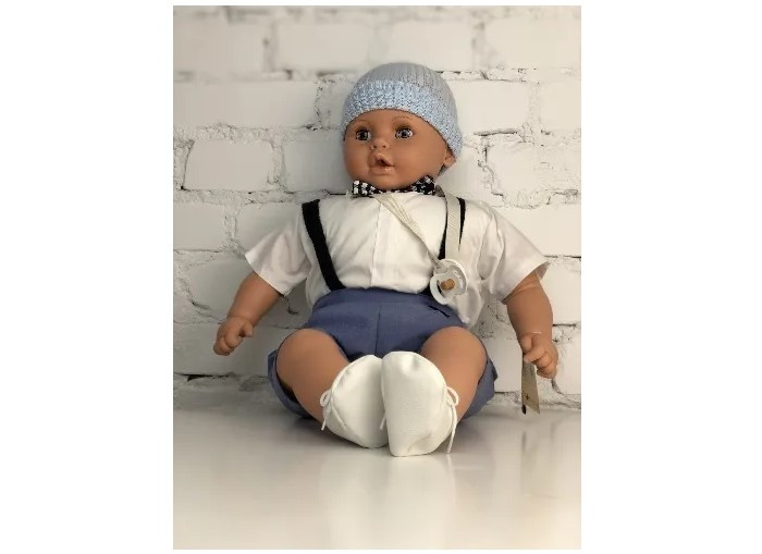 Куклы и одежда для кукол Lamagik S.L. Пупс Бобо в шортах и шапочке мальчик 65 см фотографии