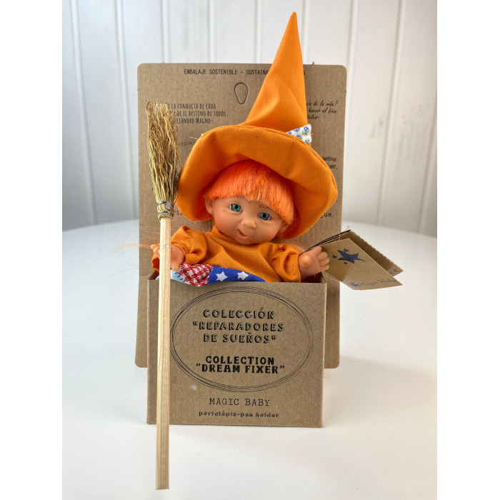 Куклы и одежда для кукол Lamagik S.L. Пупс-мини Ведьмочка в оранжевом платье и шляпе 18 см чехол mypads парень в шляпе в оранжевом кружке для meizu m6 m711q задняя панель накладка бампер