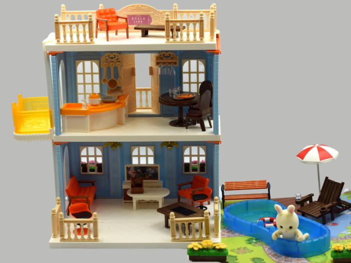 Кукольные домики и мебель Sharktoys Koala Town Кукольный домик с мебелью и куклой фигуркой животного Гостиная и кухня