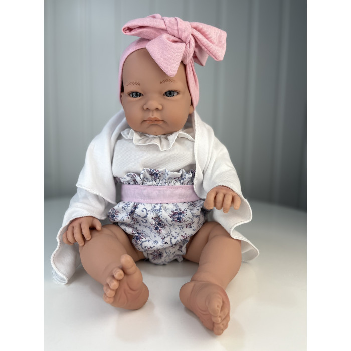 цена Куклы и одежда для кукол Lamagik S.L. Пупс Дженни в вязаной розовой кофте 47 см