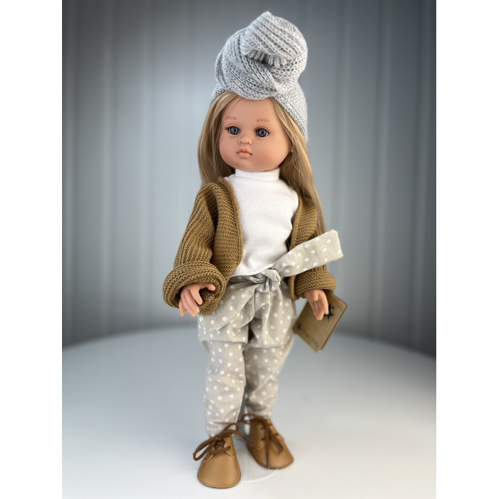 Куклы и одежда для кукол Lamagik S.L. Кукла Нэни в вязаной кофте и повязке тюрбан 42 см куклы и одежда для кукол lamagik s l кукла нэни париж 42 см