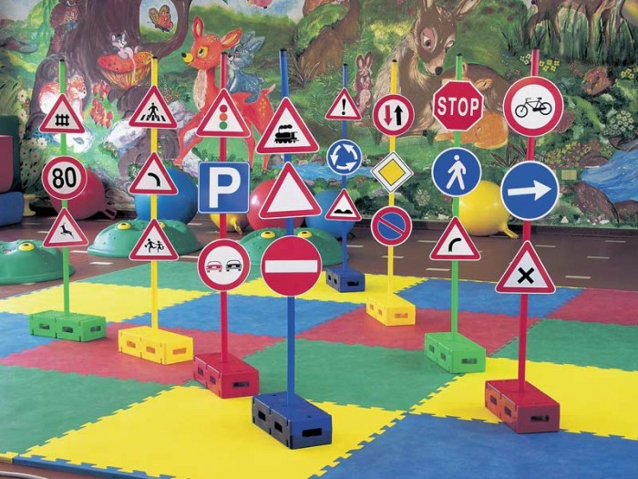 Italveneta Didattica Комплект дорожных знаков для детей 24 шт.
