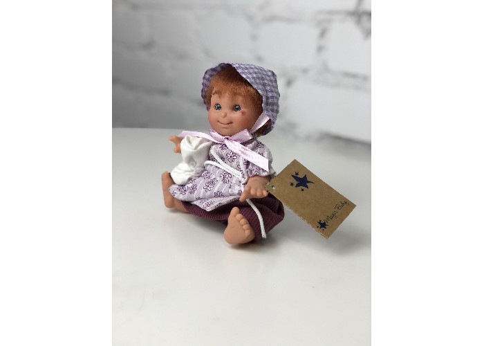 Lamagik S.L. Кукла Джестито Домовёнок девочка в фиолетовой шапочке и платьице 18 см