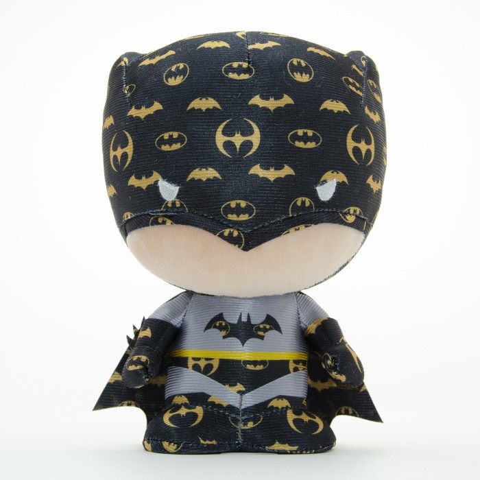 цена Мягкие игрушки YuMe Коллекционная фигурка Batman DZNR Emblem 17 см