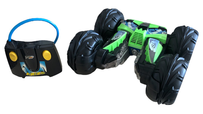 цена Радиоуправляемые игрушки HK Industries Машина для трюков на радиоуправлении со световыми эффектами