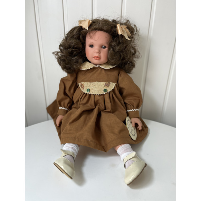 Куклы и одежда для кукол Dnenes/Carmen Gonzalez Коллекционная кукла Даниела брюнетка 60 см 9031