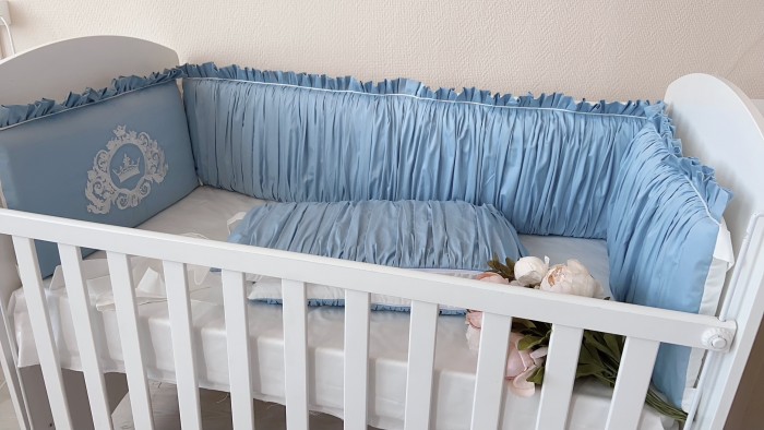 Бортик в кроватку Krisfi Премиум Голубые сны для прямоугольной кроватки