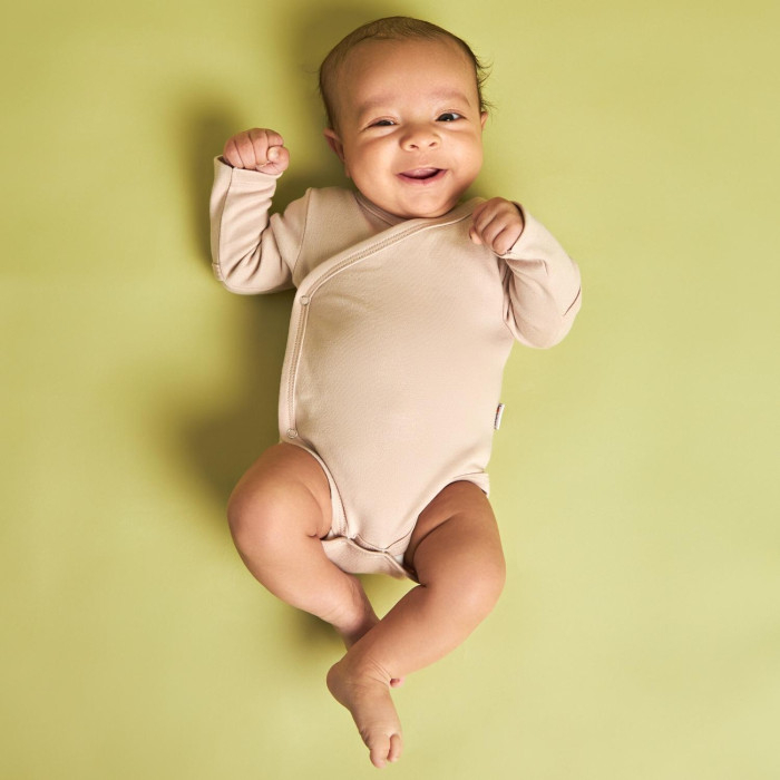 Как надевать боди на новорожденного: советы и рекомендации