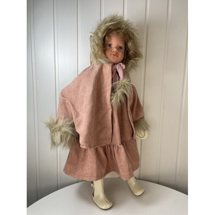 Куклы и одежда для кукол Dnenes/Carmen Gonzalez Коллекционная кукла Миранда 70 см 5310 цена и фото