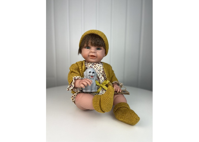 цена Куклы и одежда для кукол Lamagik S.L. Пупс Паула в вязаной кофте шапочке и пинетках 45 см