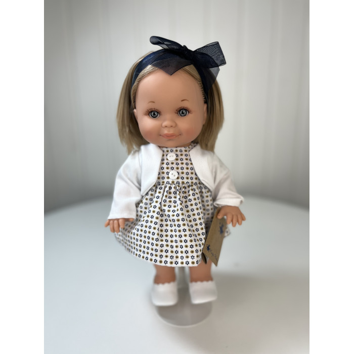 цена Куклы и одежда для кукол Lamagik S.L. Кукла Бетти в пестром платье и белой кофточке 30 см